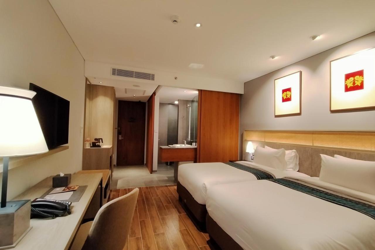 בניוואנגי Kokoon Hotel Banyuwangi מראה חיצוני תמונה