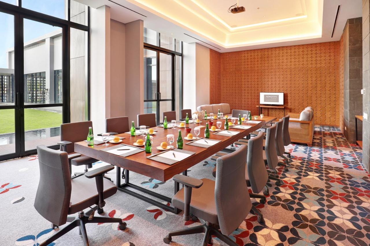בניוואנגי Kokoon Hotel Banyuwangi מראה חיצוני תמונה